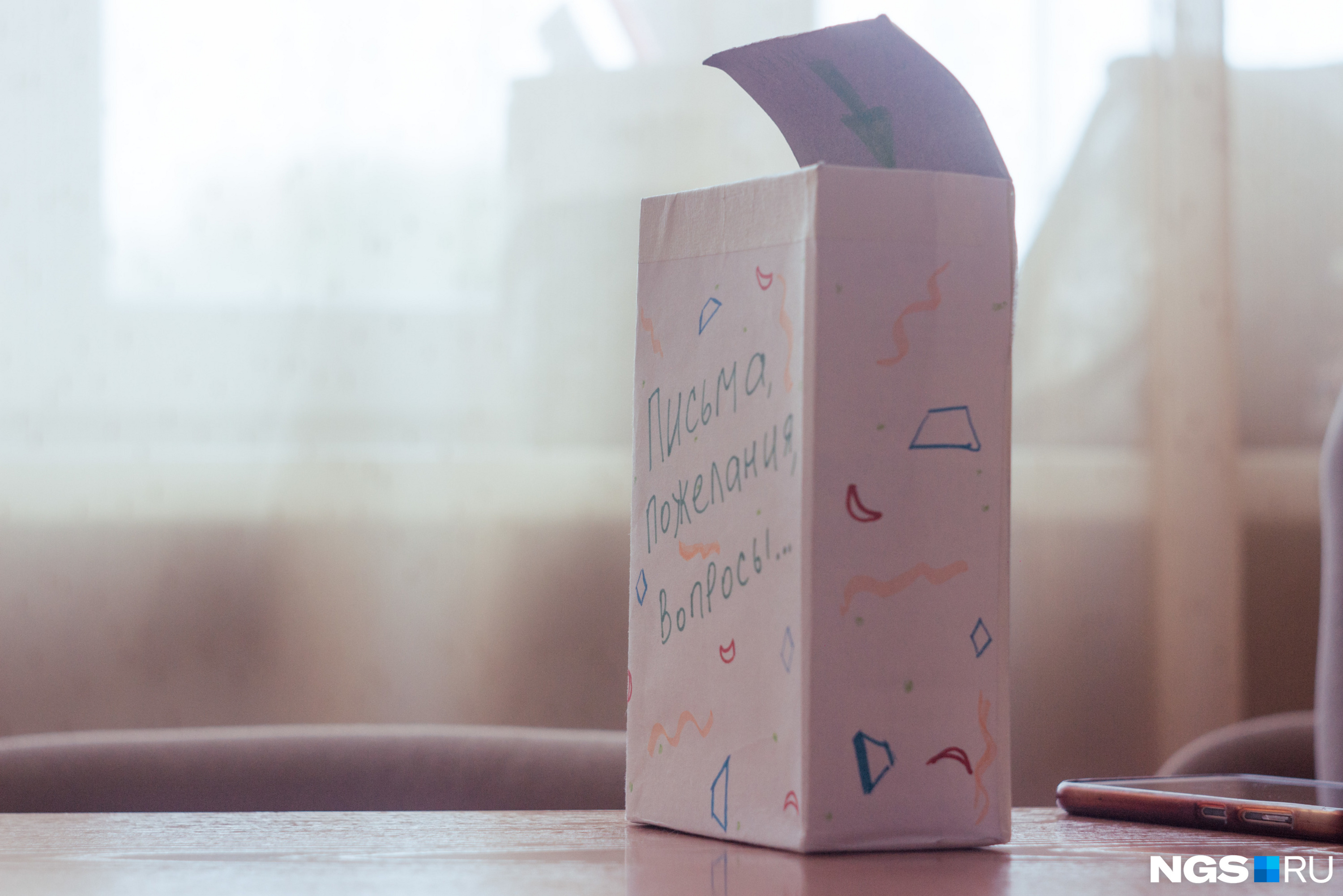 Соберу обратно. Коммуникация. Соберу обратно. Разобранная клавиатура компьютера. Покрытие без демонтажа ламината.