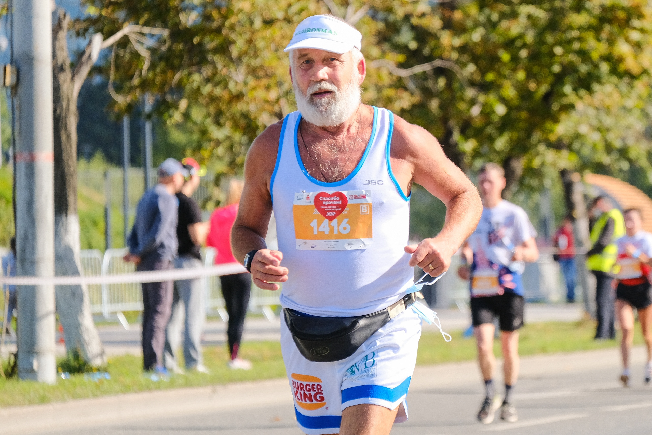 Традиционно много пенсионеров участвует в пермском марафоне 