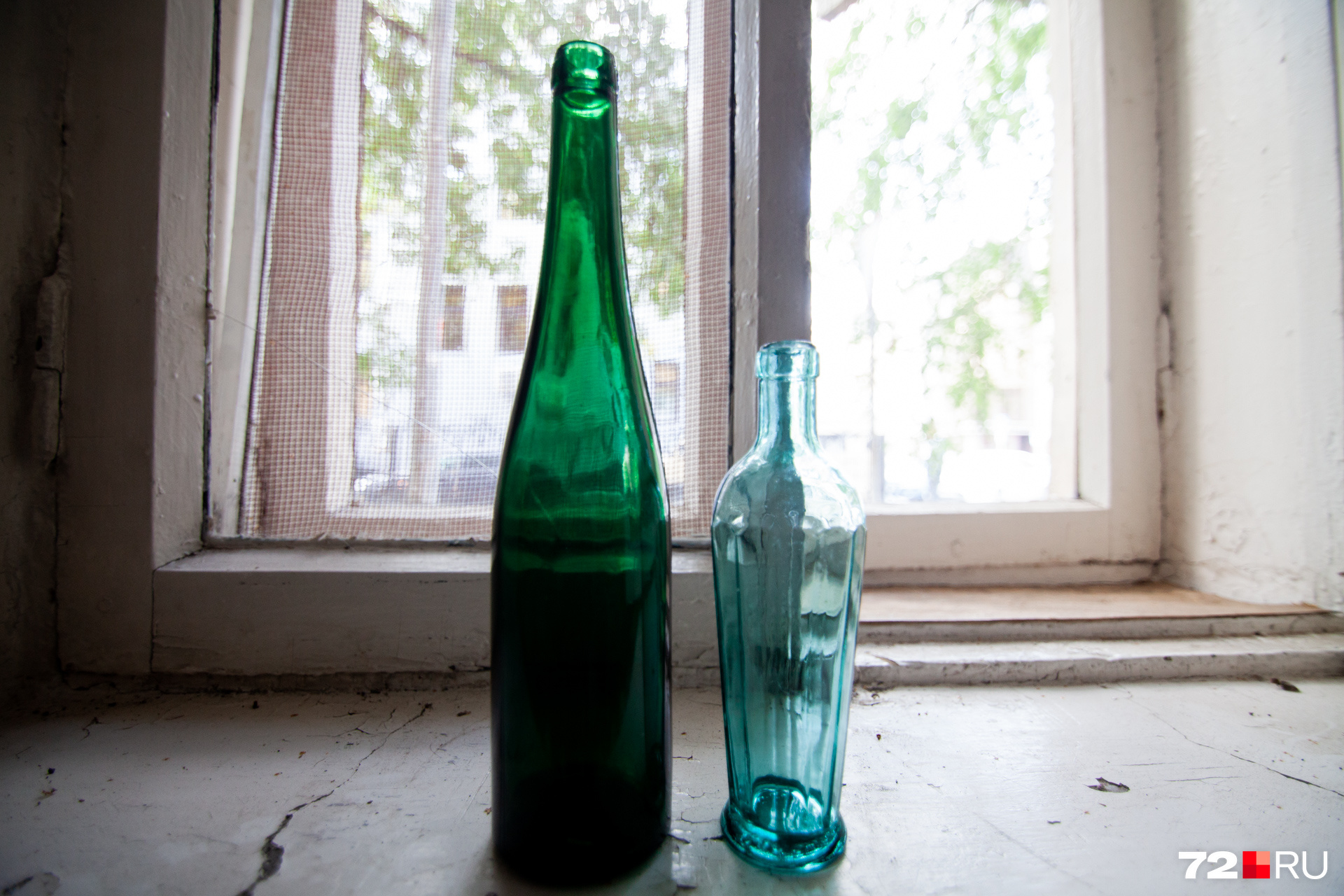 Найденные под полом бутылки. Возможно, их спрятала семья Станислава Карнацевича
