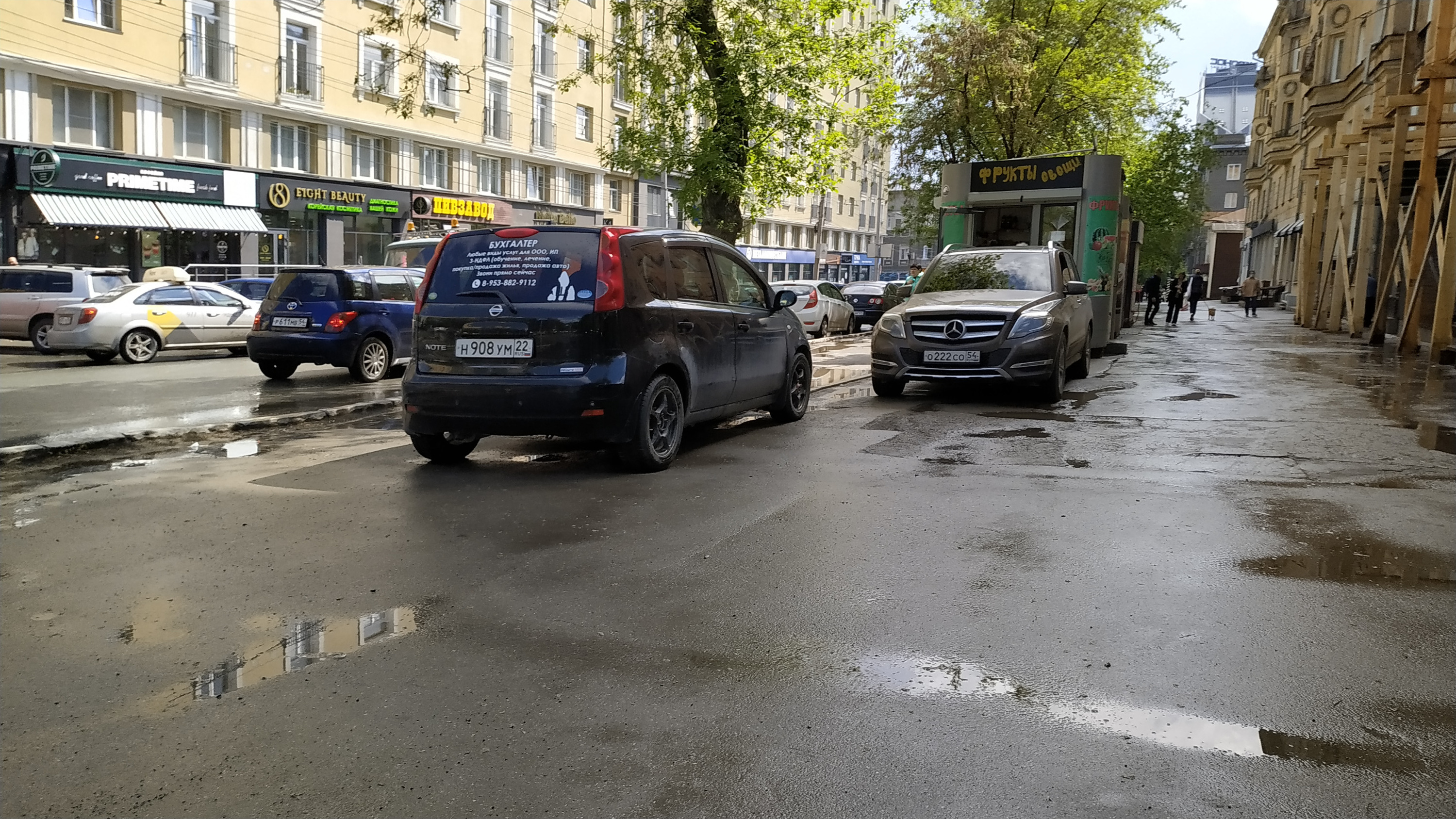Широкий тротуар для машин Широкий тротуар для машин