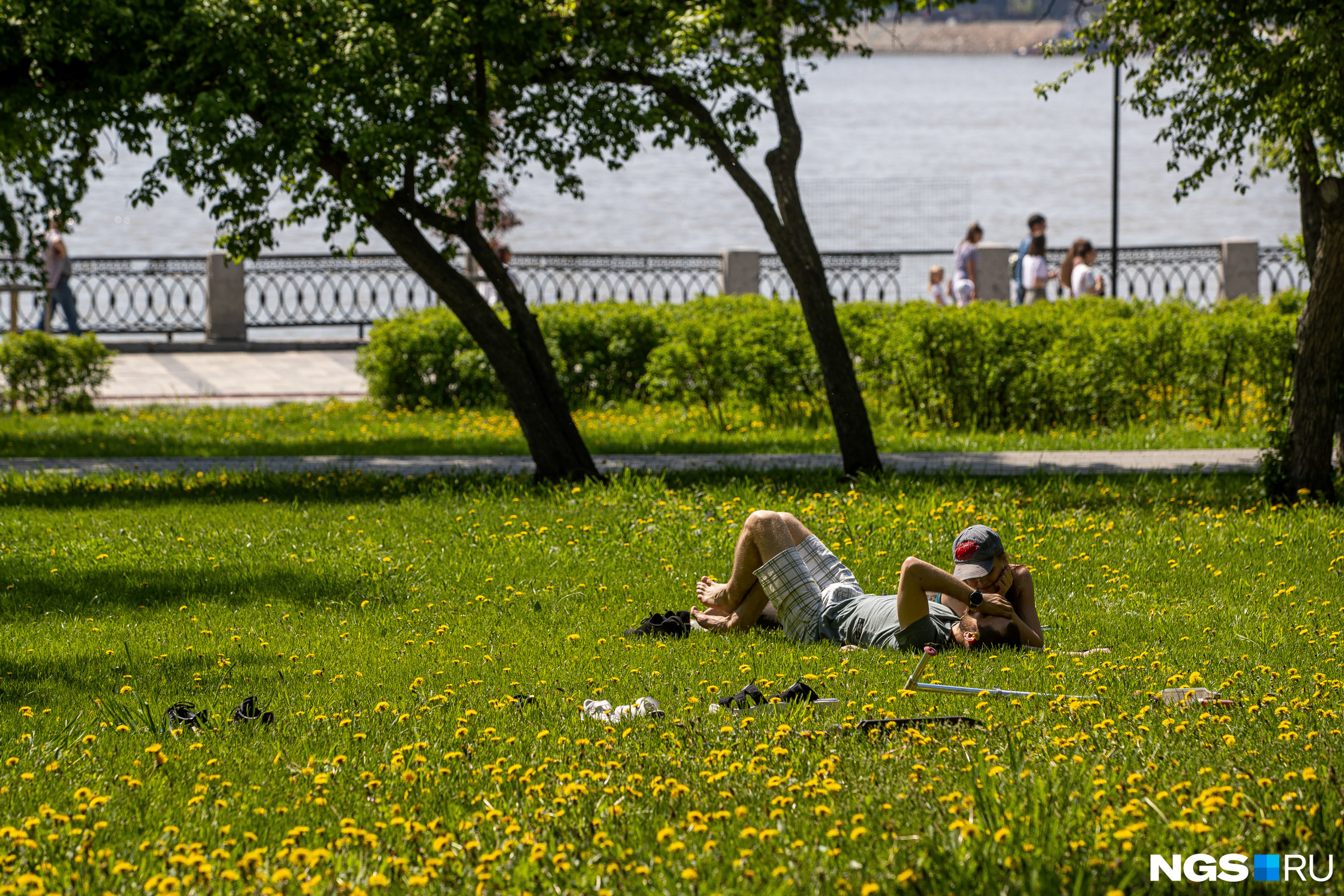 Солнечный день новосибирск. Жара в Новосибирске. Жара в Новосибирске 2021. Новосибирск жара 2022. Жара в мае.