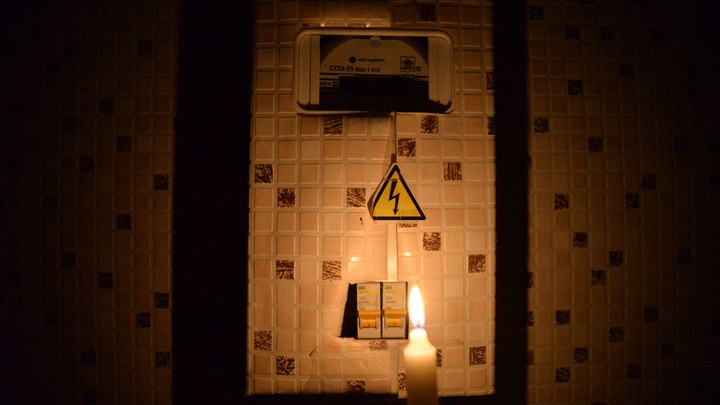 «Был хлопок — и полрайона без света»: на Химмаше ночью пропало электричество