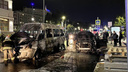 Маршрутка сгорела дотла на площади Горького. Огонь перекинулся на припаркованную рядом машину