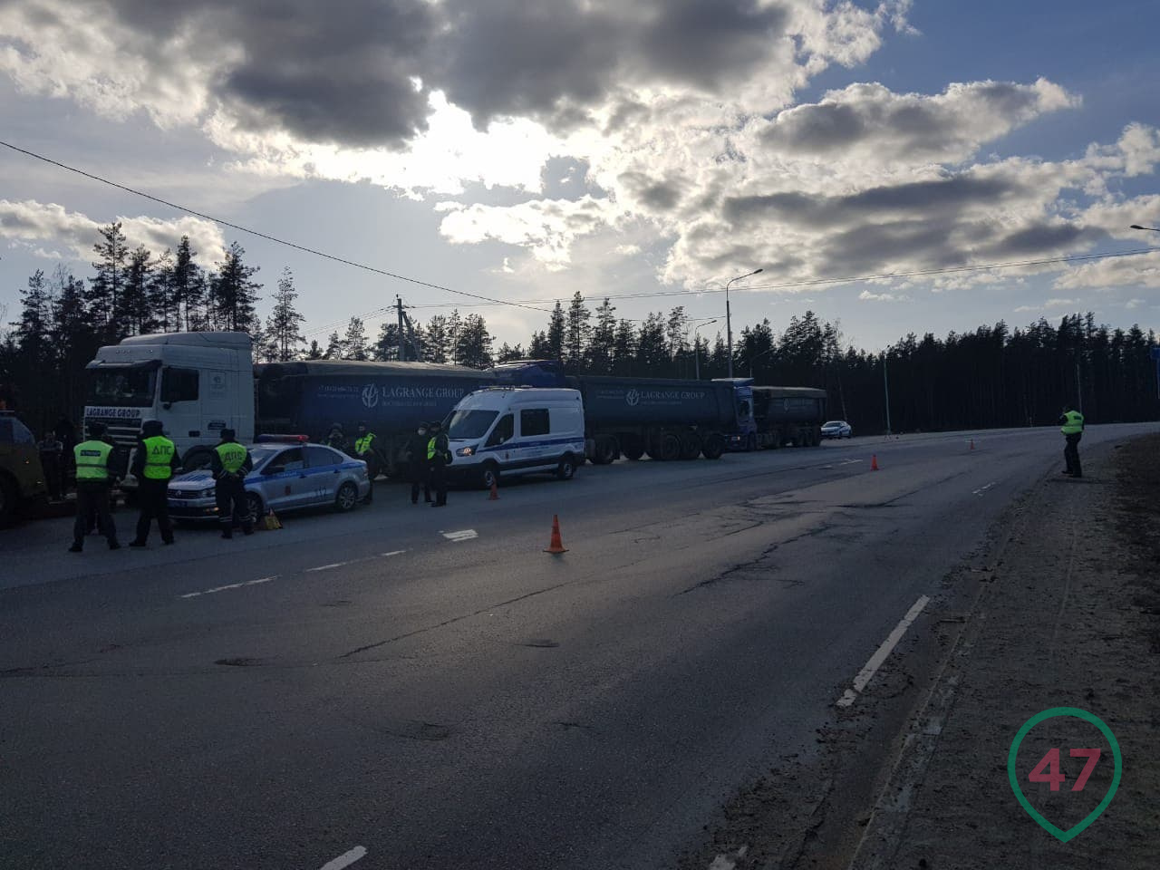 ГИБДД, ФСБ, Ространснадзор против Lagrange. Водители показали, кто на  «Сортавале» анаконда - 14 апреля 2021 - ФОНТАНКА.ру