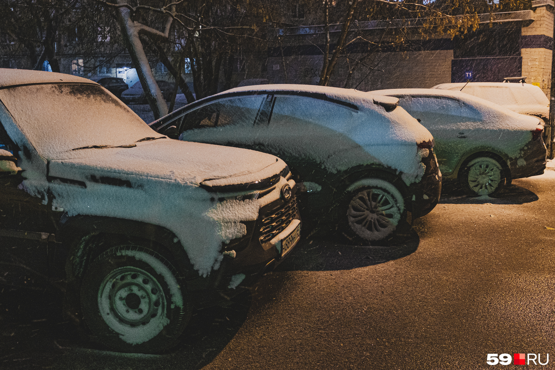 Завтра придется очищать автомобили от снега и наледи...