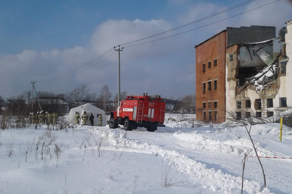 Возможно, погибший под завалами мужчина срезал металлические конструкции с целью сбыта Возможно, погибший под завалами мужчина срезал металлические конструкции с целью сбыта
