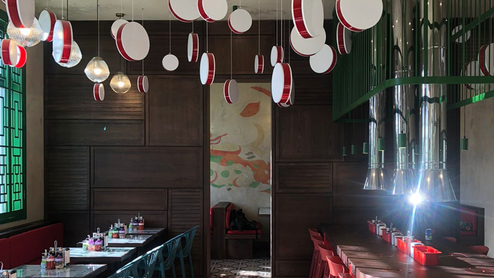 Вьетнамский ресторатор открыл в Екатеринбурге новое заведение в стиле пятидесятых