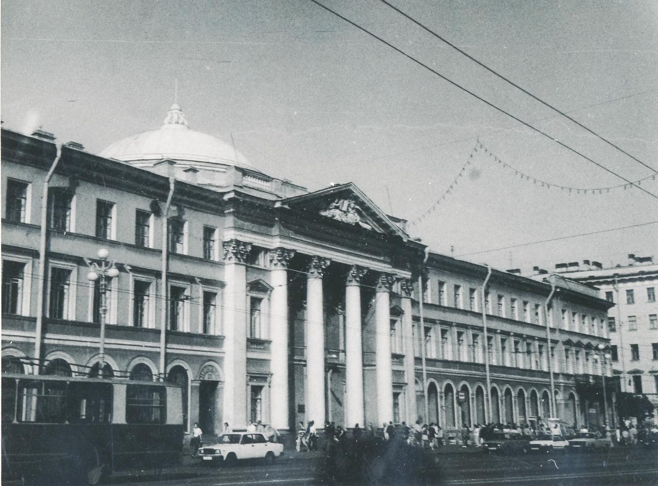 Репбаза «Ленинграда» и дискотеки в заколоченном доме. Петербург 1990-х, о  котором вы могли не знать - 7 июня 2021 - ФОНТАНКА.ру