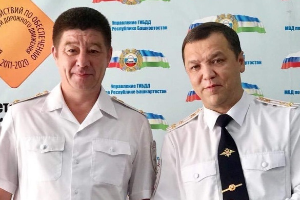 Бывший глава ГИБДД Башкирии Динар Гильмутдинов (справа) работал вместе с Ильдусом Шайбаковым (слева)
