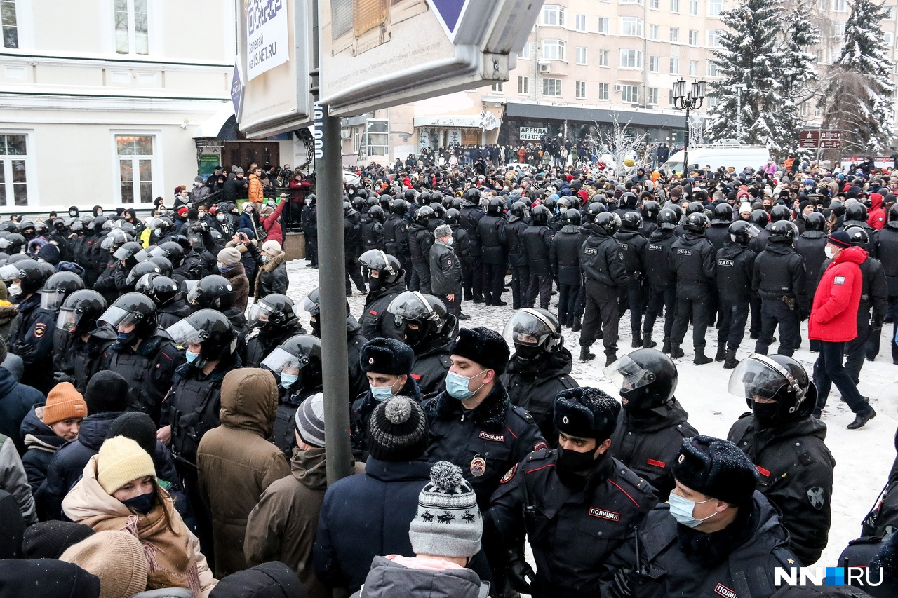 Где 23 февраля 2014 года состоялся митинг. Митинг Навального 2021 Нижний Новгород. Протесты в Нижнем Новгороде. Митинг шествие. Митинг во Владивостоке 2008.