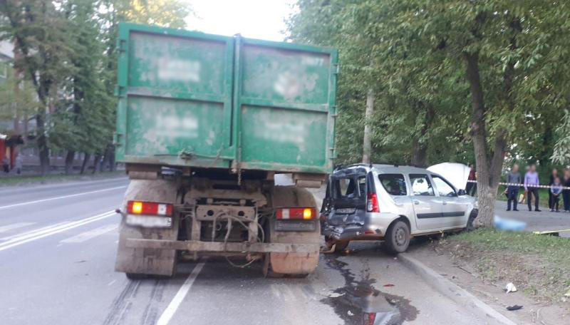 Мужчину убило падающим знаком «Пешеходный переход» в Перми
