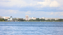 Закрытый пляж, вид на яхты и соседство с VIP-отелями: изучаем СНТ на берегу озера в Челябинске