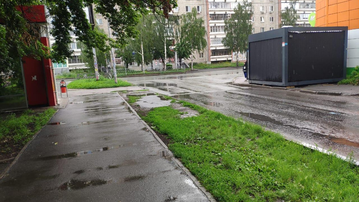 В Екатеринбурге разыскивают водителя, который сбил 10-летнего мальчика и скрылся