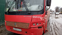 «Пробка в обе стороны»: в Ярославле автобус столкнулся с двумя легковушками