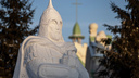 С мечом за звездой: в Новосибирске выбрали лучшие снежные скульптуры — взгляните на них