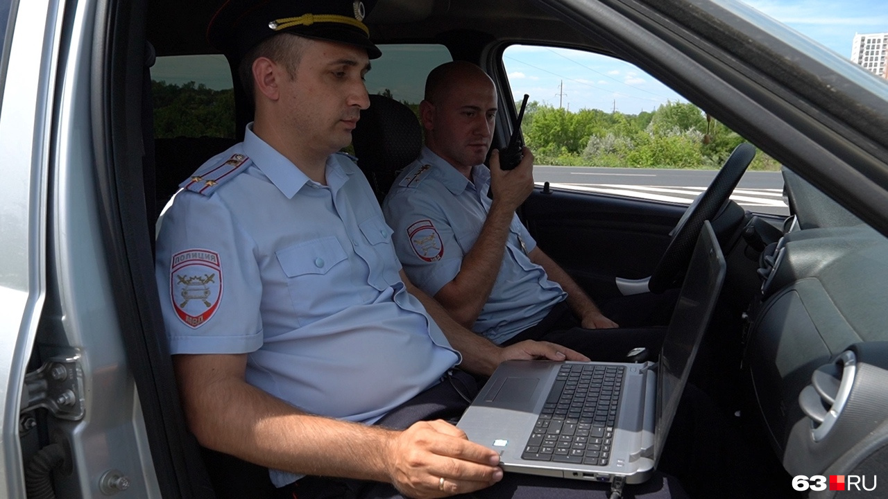Система сама ищет нужные автомобили по базе Система сама ищет нужные автомобили по базе