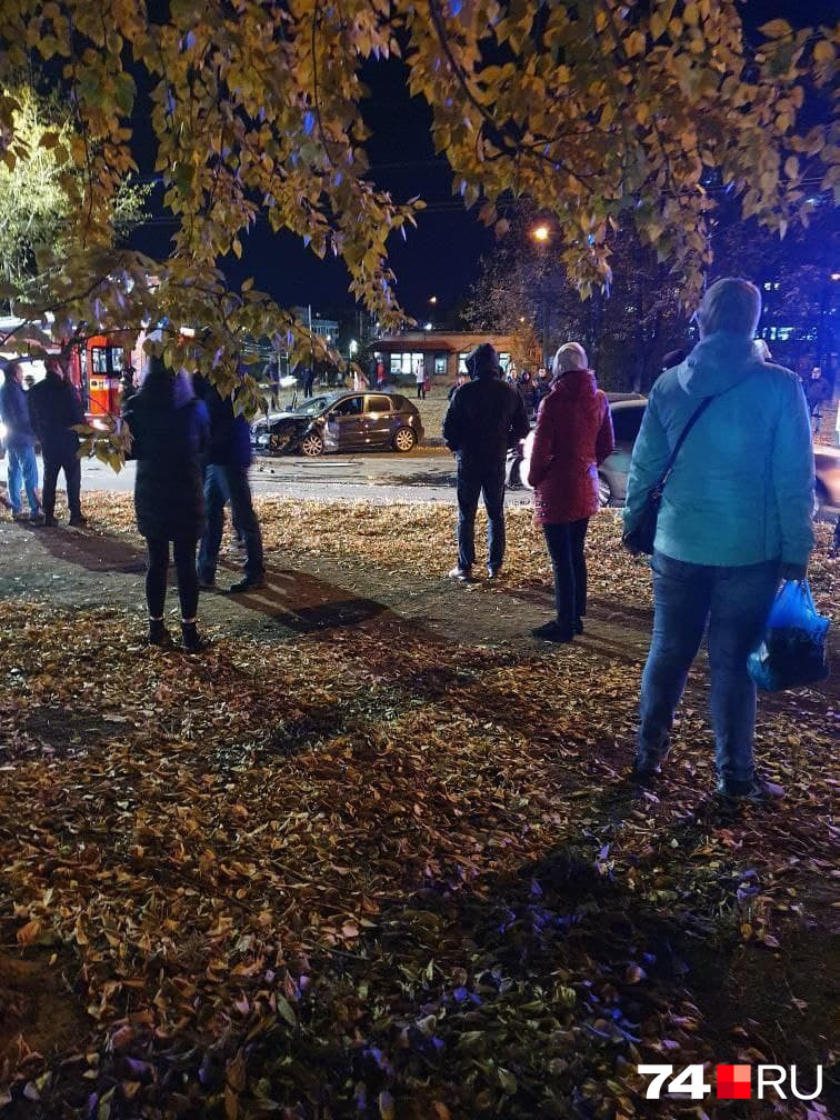 Обе машины сильно пострадали Обе машины сильно пострадали