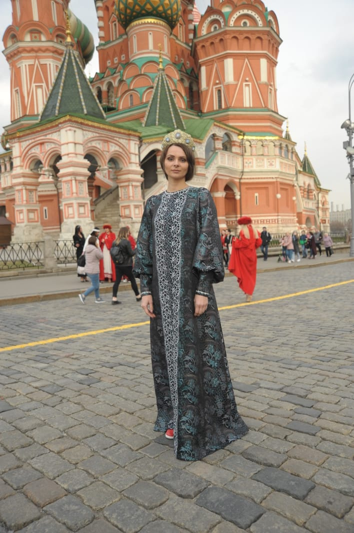 Демонстрация русских народных костюмов на Красной площади