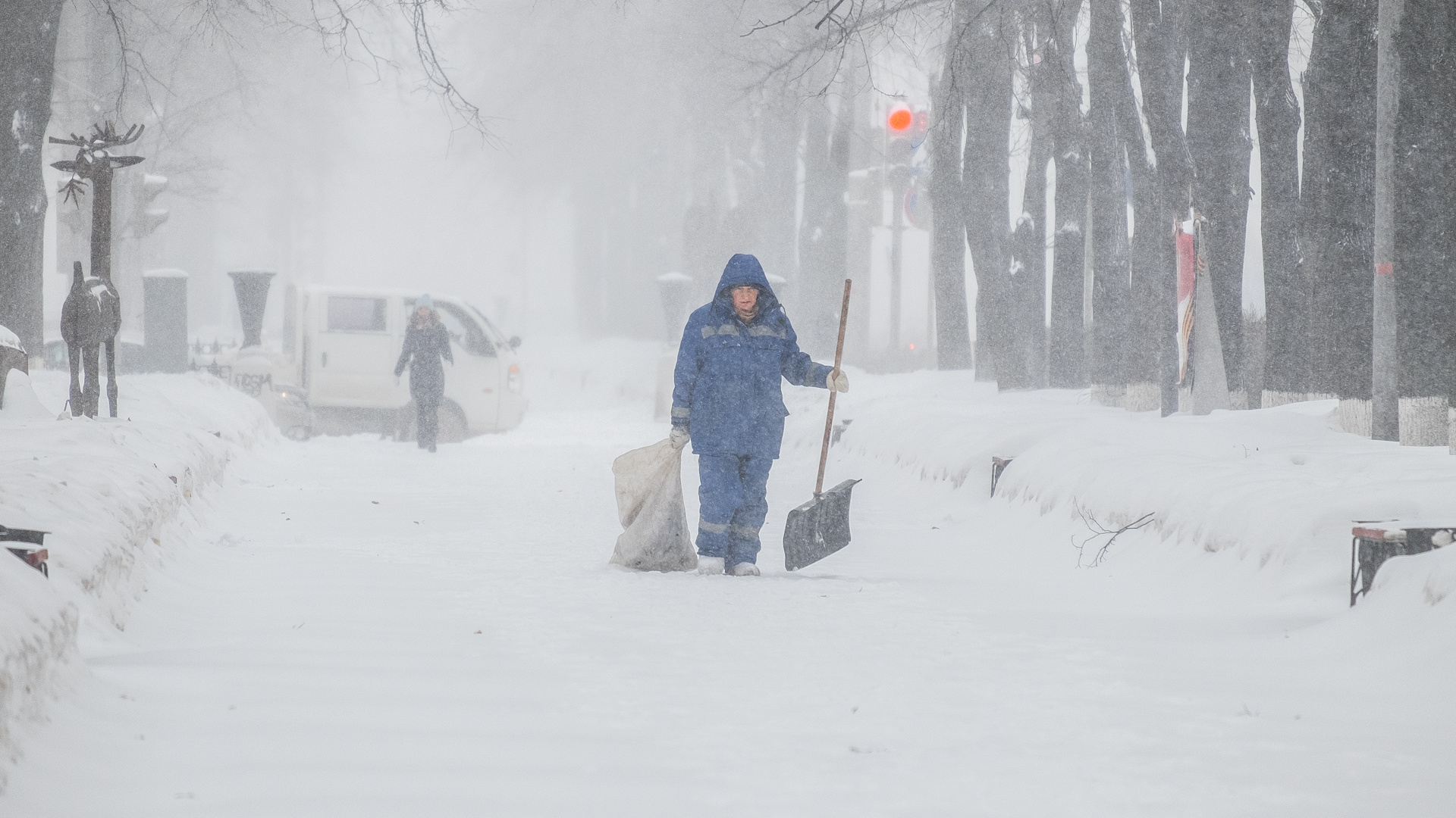 МЧС и Минтербез предупреждают о снегопадах и гололедице в Прикамье