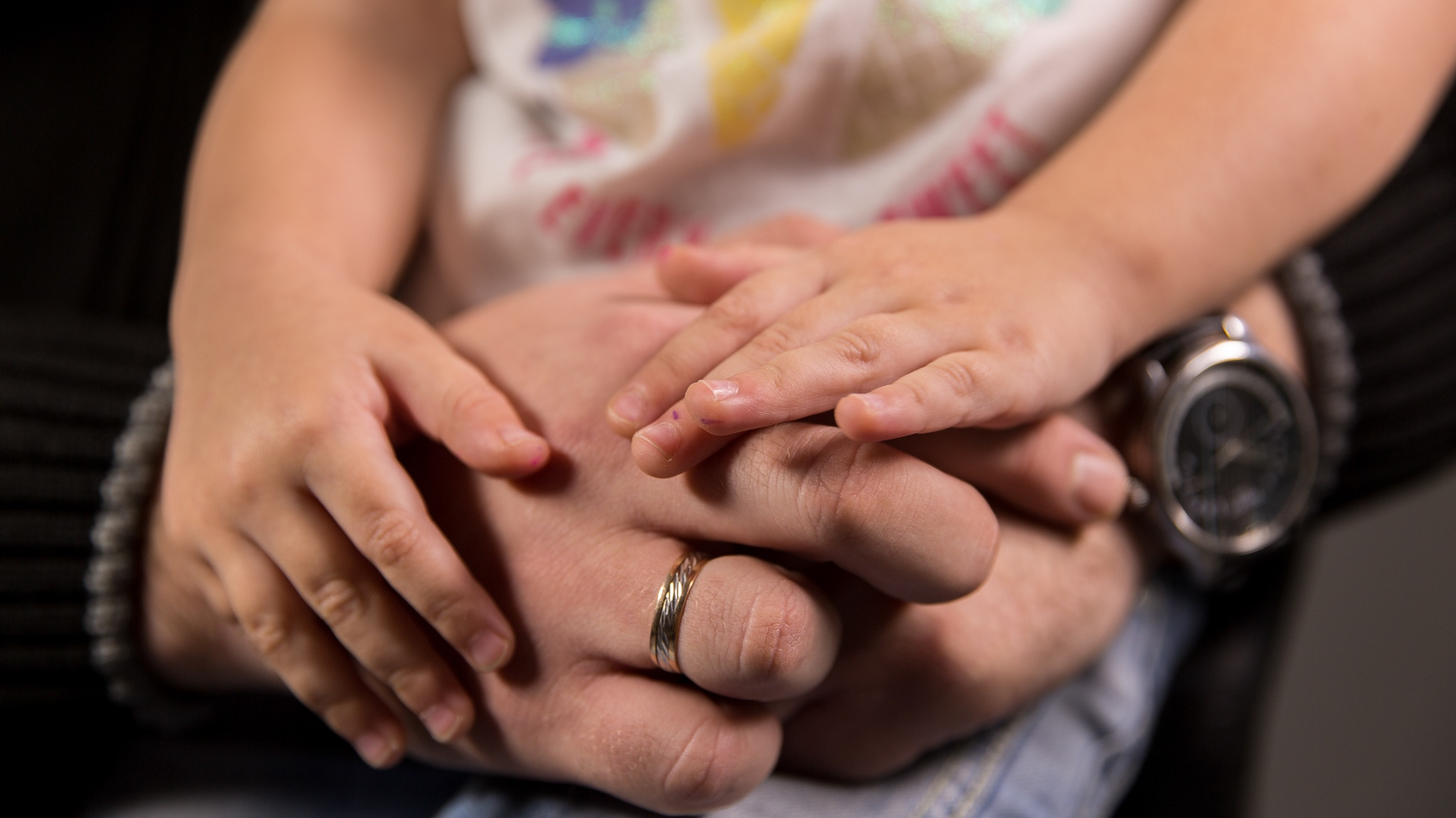 «Развод родителей — это всегда катастрофа»: семейный психолог о том, нужно ли сохранять брак и почему распадаются семьи