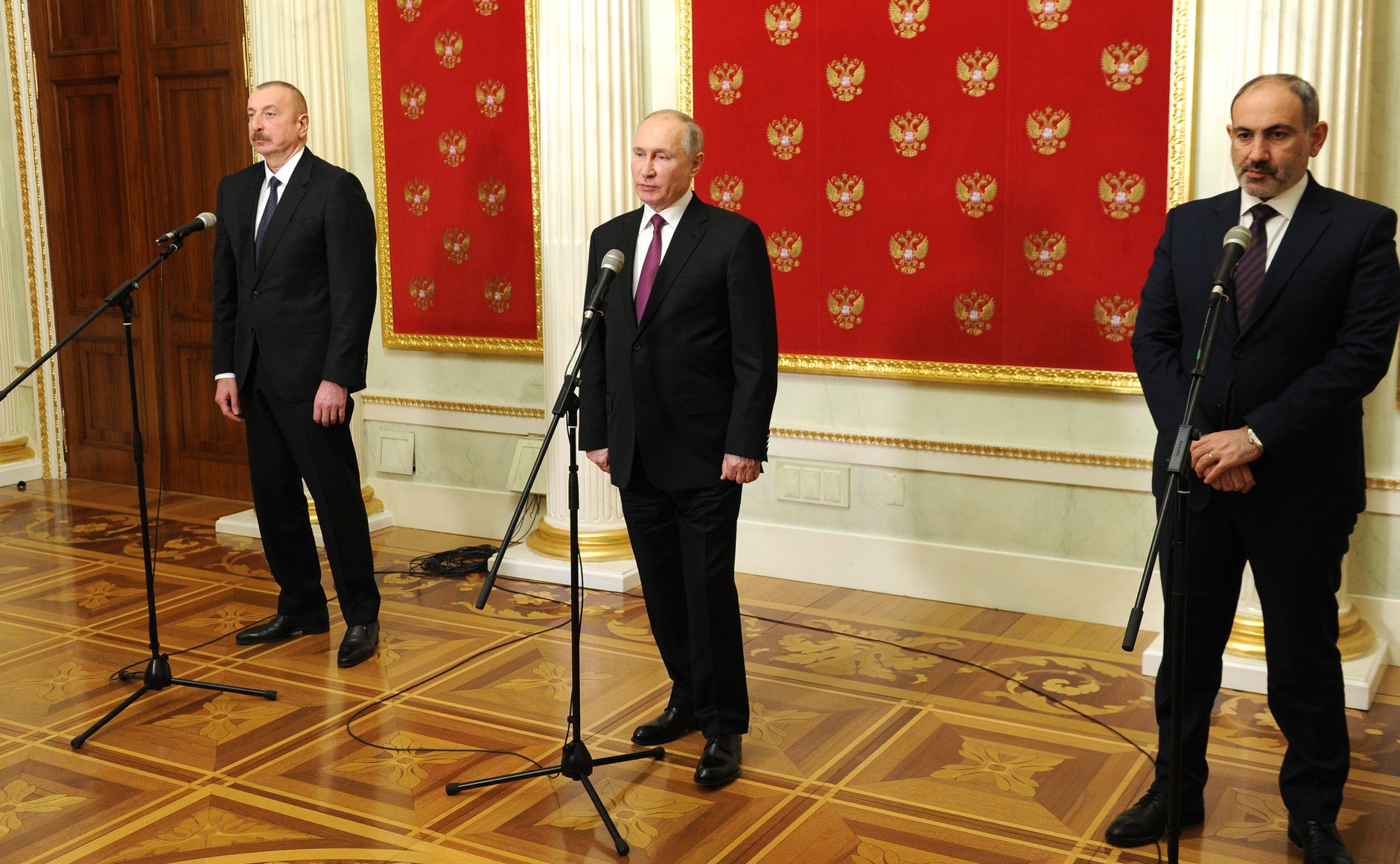 Президент Азербайджана Ильхам Алиев, Владимир Путин, премьер-министра Армении Никол Пашинян в Москве 11 января 2021 года