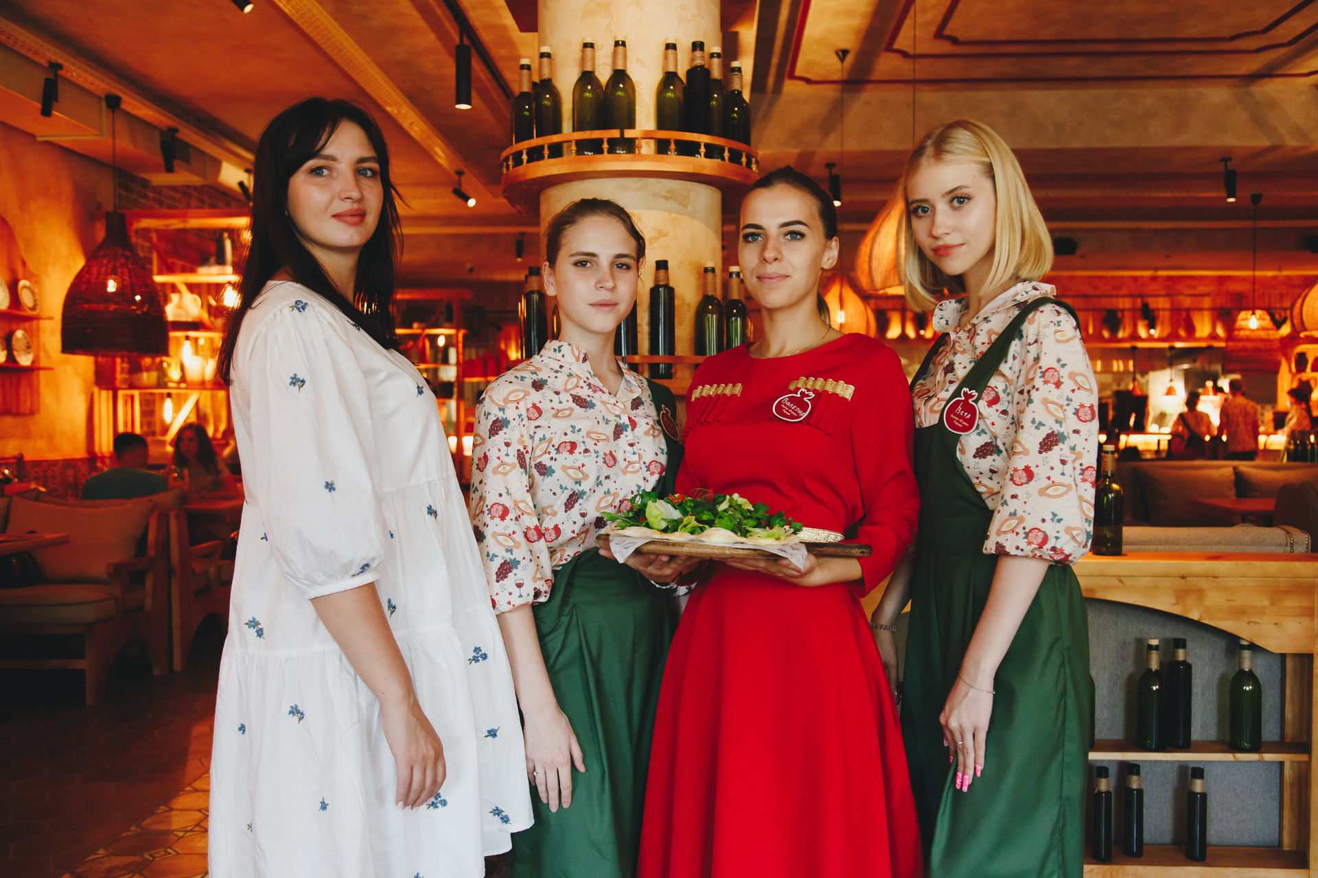«Ждем в гости всей семьей! Вкуснейший грузинский обед от тетушки Марико уже на столе, ресторан начал свою работу» «Ждем в гости всей семьей! Вкуснейший грузинский обед от тетушки Марико уже на столе, ресторан начал свою работу»