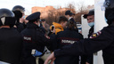 Ударил полицейского локтем: на Урале мужчину осудили за «насилие в отношении представителя власти»