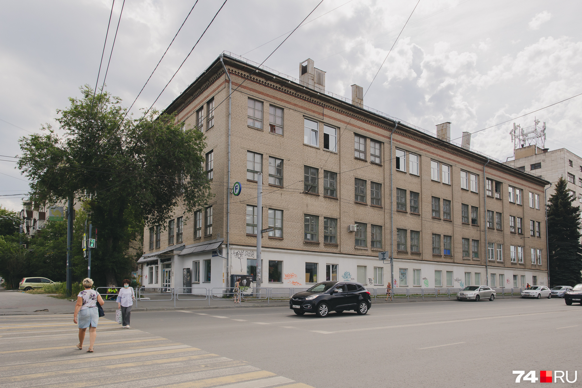 Типография работает, но заказов с каждым годом получает всё меньше Типография работает, но заказов с каждым годом получает всё меньше