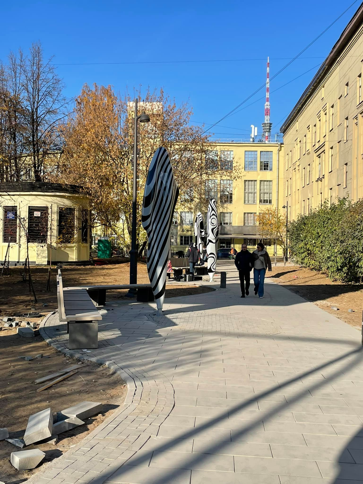 Призраки зебр вышли. Благоустройство на набережной Карповки вызвало вопросы  у горожан - 7 октября 2021 - ФОНТАНКА.ру