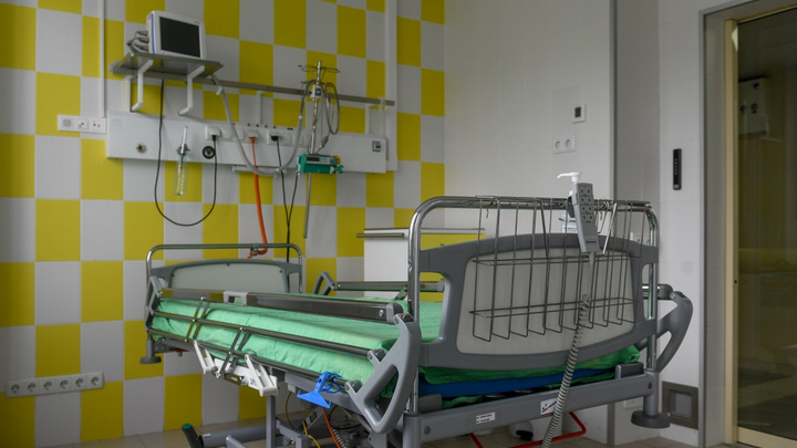 «Бессмысленная и беспощадная госпитализация»: всех ковидных пациентов из группы риска отправляют в больницы