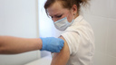 Вакцинацию сделали обязательной уже в Москве и в Кузбассе. Как будет в Новосибирске — отвечают эксперты