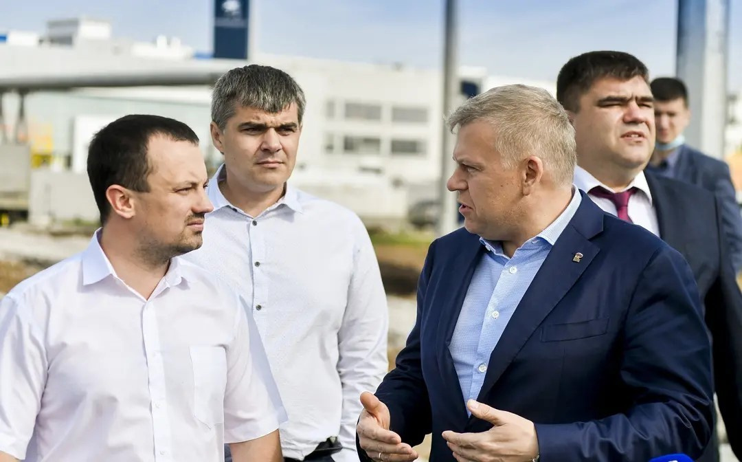 С итоговой проверкой на объект приехал глава Перми Алексей Дёмкин (справа)