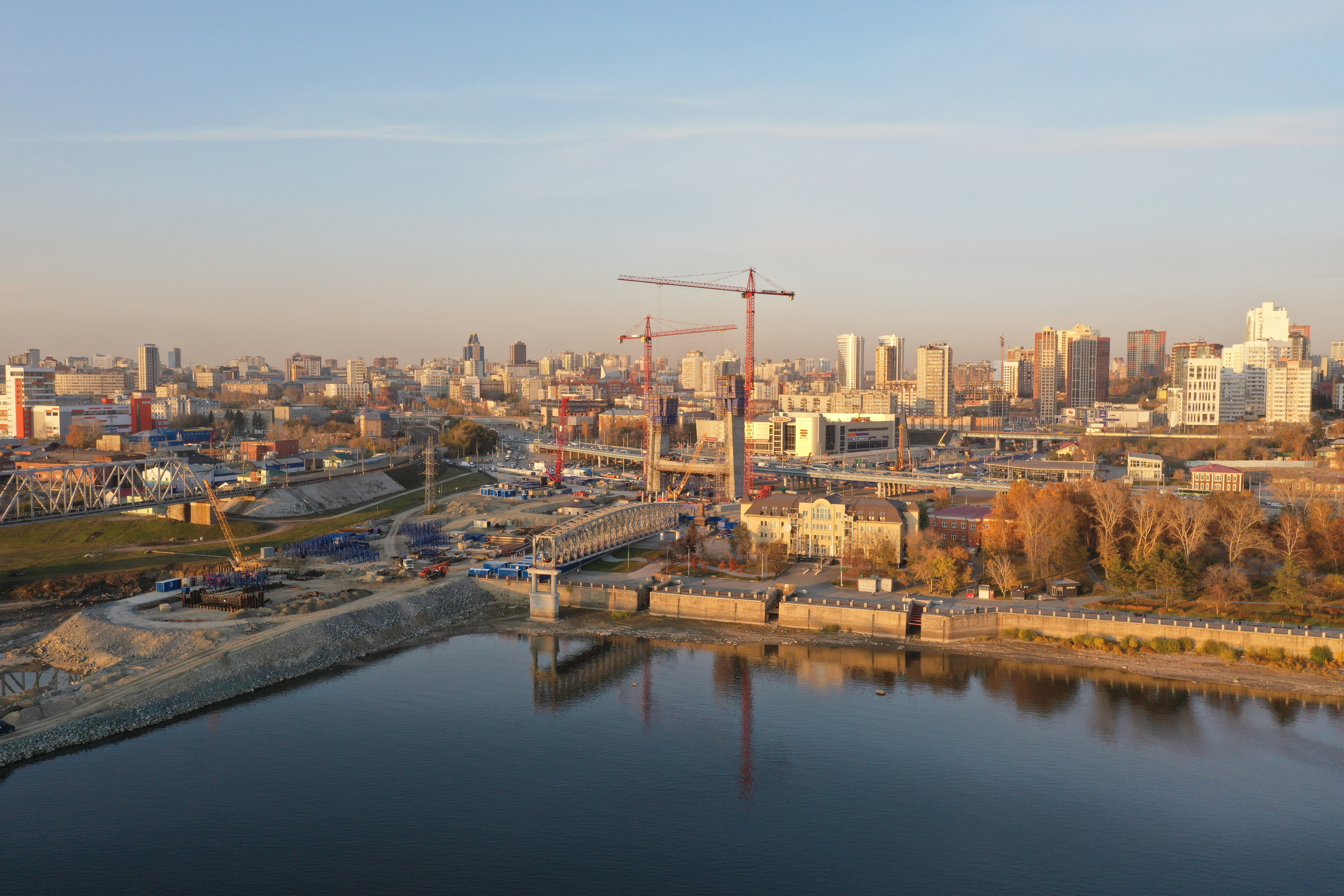 Новосибирске октября. ВИС 4 мост в Новосибирске.