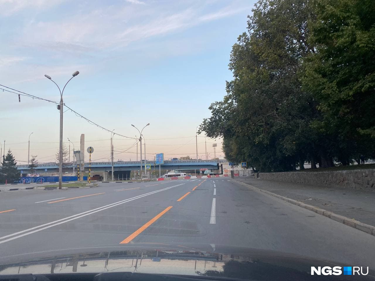 С улицы Мостовой автомобилисты теперь смогут выезжать на площадь Инженера Будагова С улицы Мостовой автомобилисты теперь смогут выезжать на площадь Инженера Будагова