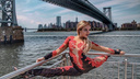 «Все любят русских»: уральская циркачка переехала в Майами, и ее снимают фотографы Анджелины Джоли