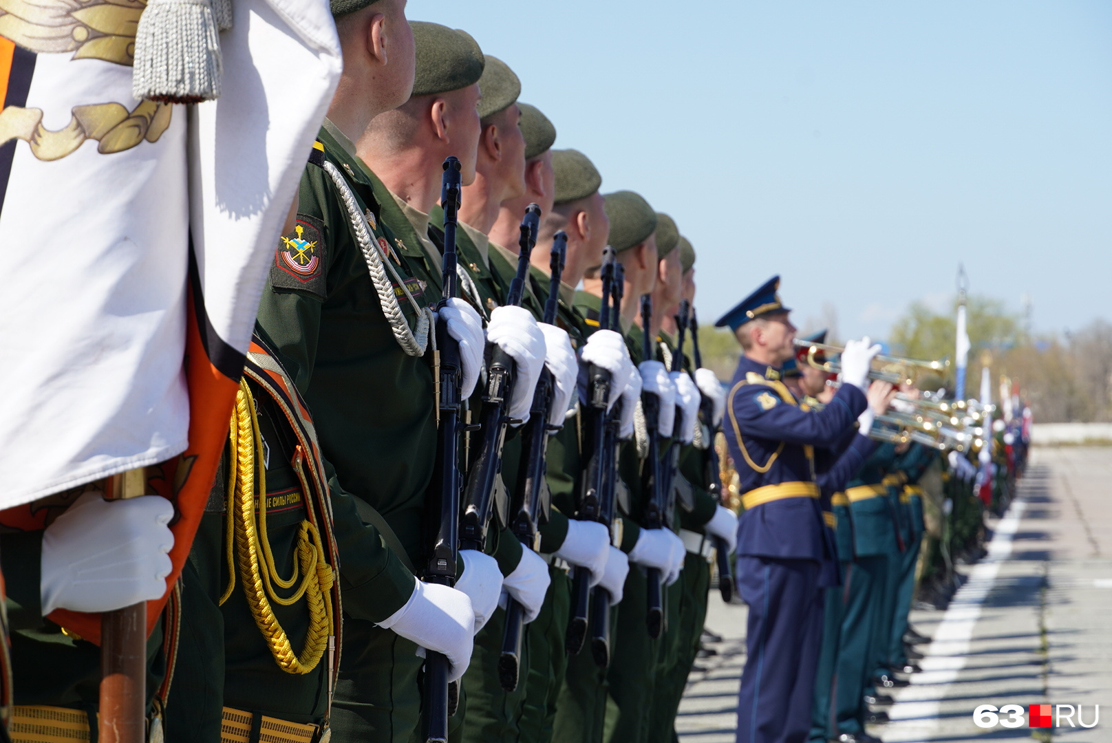 Равнясь смирно. Генеральная репетиция парада в Волгограде 2023. Равняйсь смирно. Армию равняйсь смирно. Репетиция парада Победы Самара 2017.