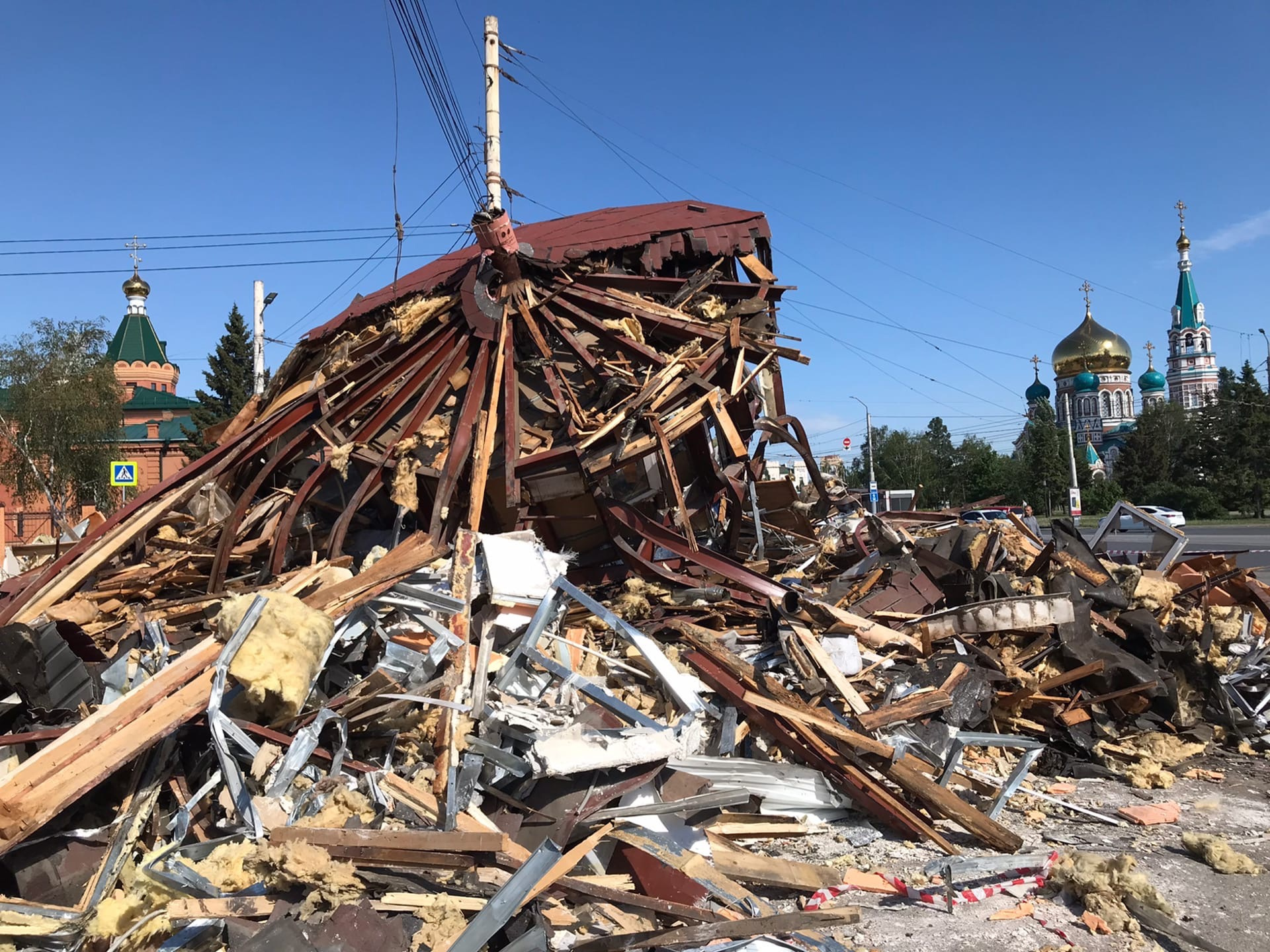К понедельнику на этом месте должно быть уже ровненько К понедельнику на этом месте должно быть уже ровненько