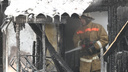 На видео попал пожар в Центральном районе Новосибирска, в котором погибла пенсионерка