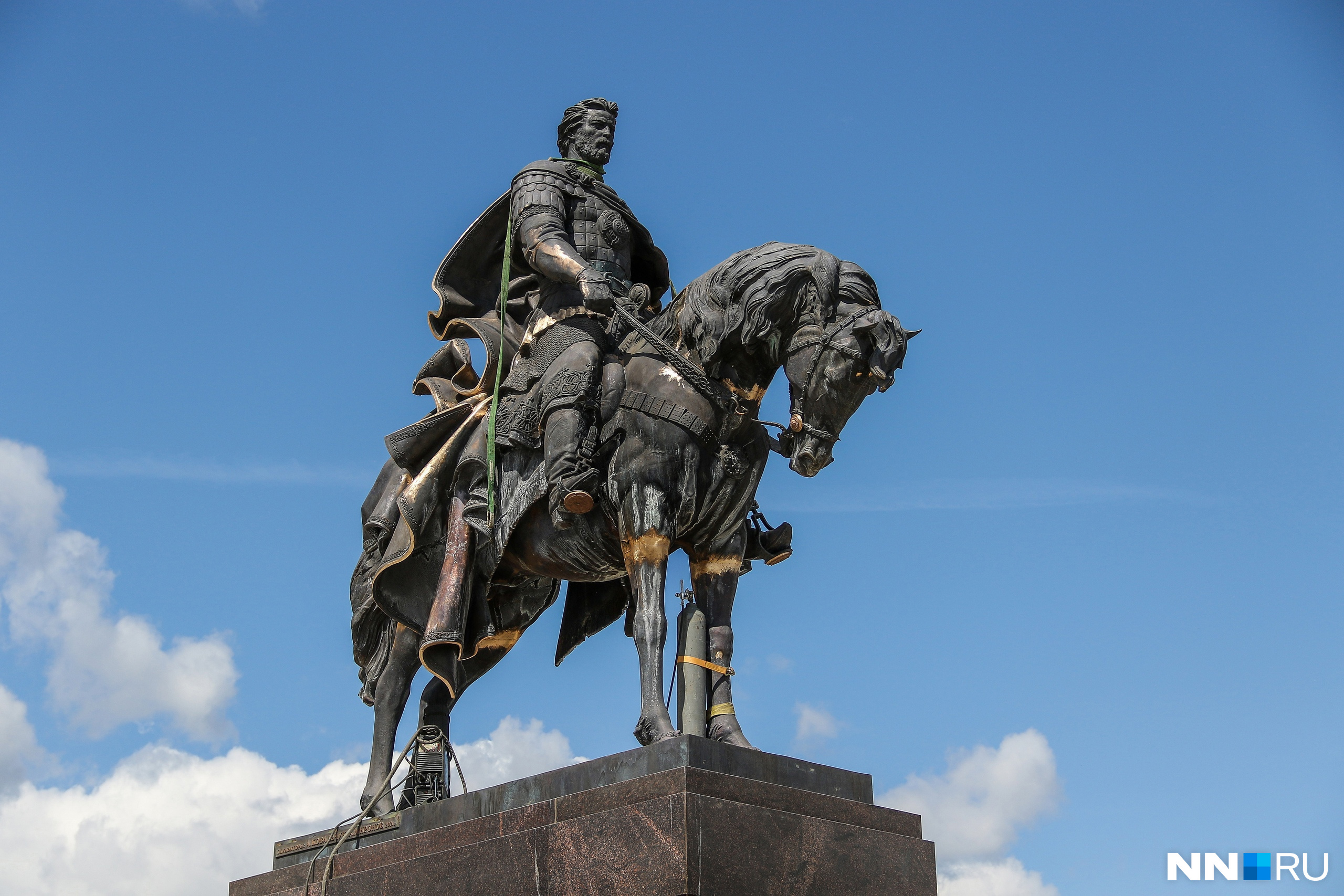 Памятник александру невскому в нижнем новгороде фото