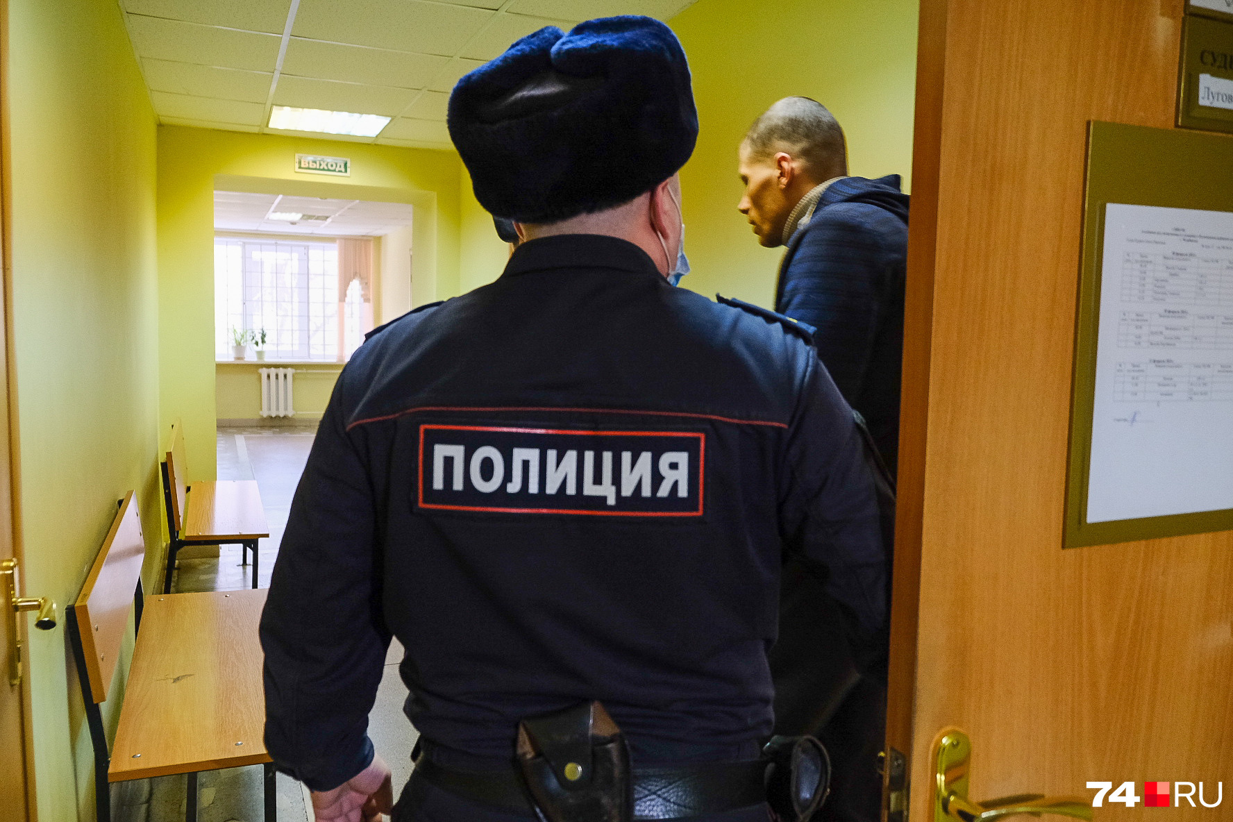 Вместе с матерью малыша под суд пошел и ее гражданский муж Евгений Гаврилов Вместе с матерью малыша под суд пошел и ее гражданский муж Евгений Гаврилов