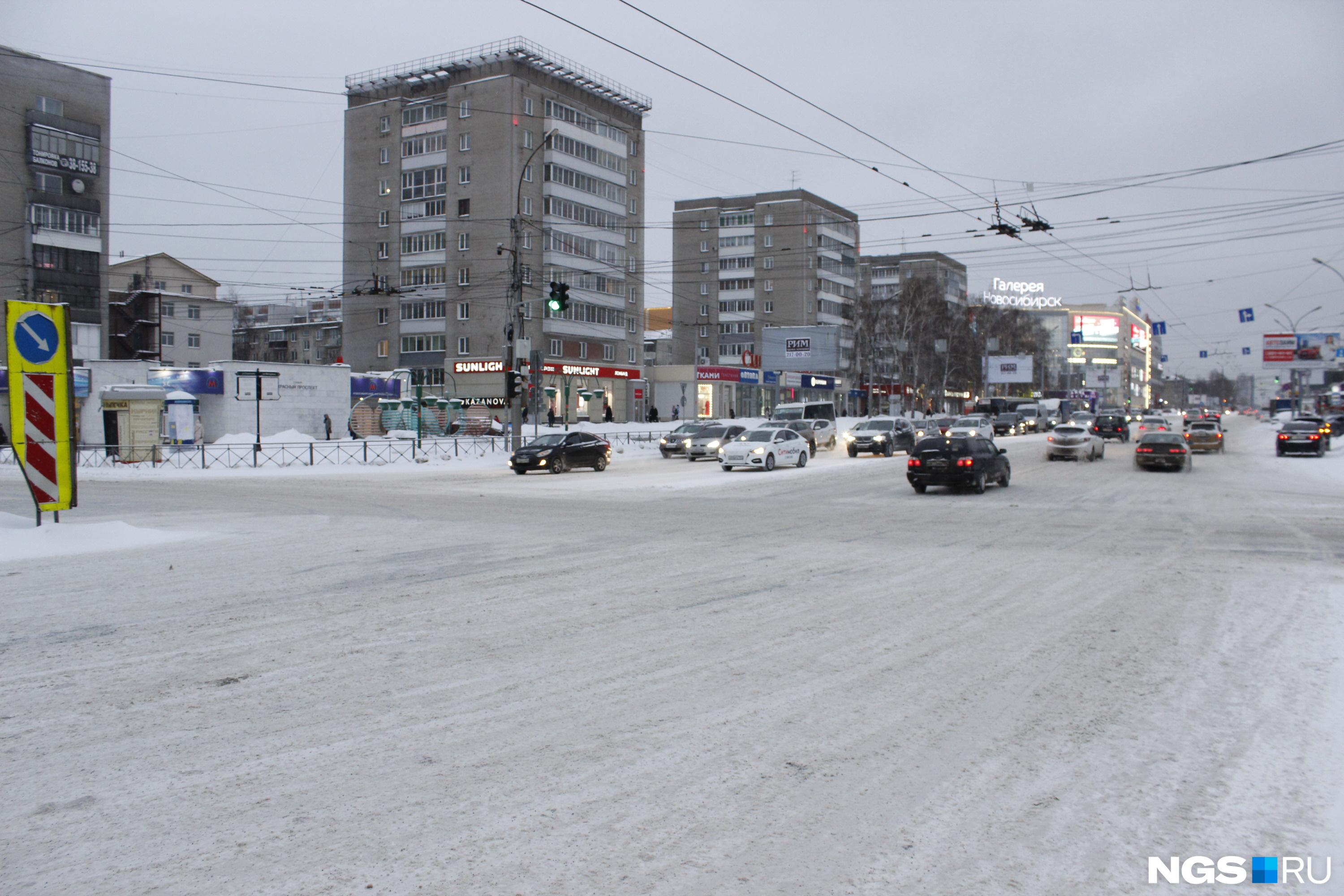 Пробки в Новосибирске, Красный проспект в Новосибирске, правила езды на  перекрестке - 29 января 2021 - НГС