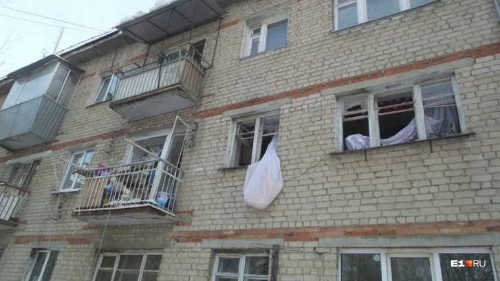 ЧП произошло в квартире на втором этаже ЧП произошло в квартире на втором этаже