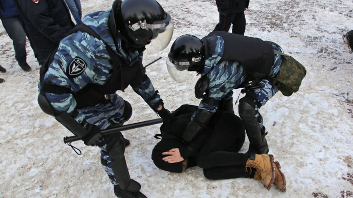 На протестах в поддержку Навального в Уфе задержали более 200 человек