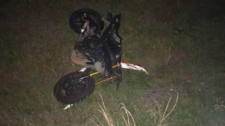На Кубани КАМАЗ насмерть сбил мужчину без прав на мотоцикле с поддельными номерами