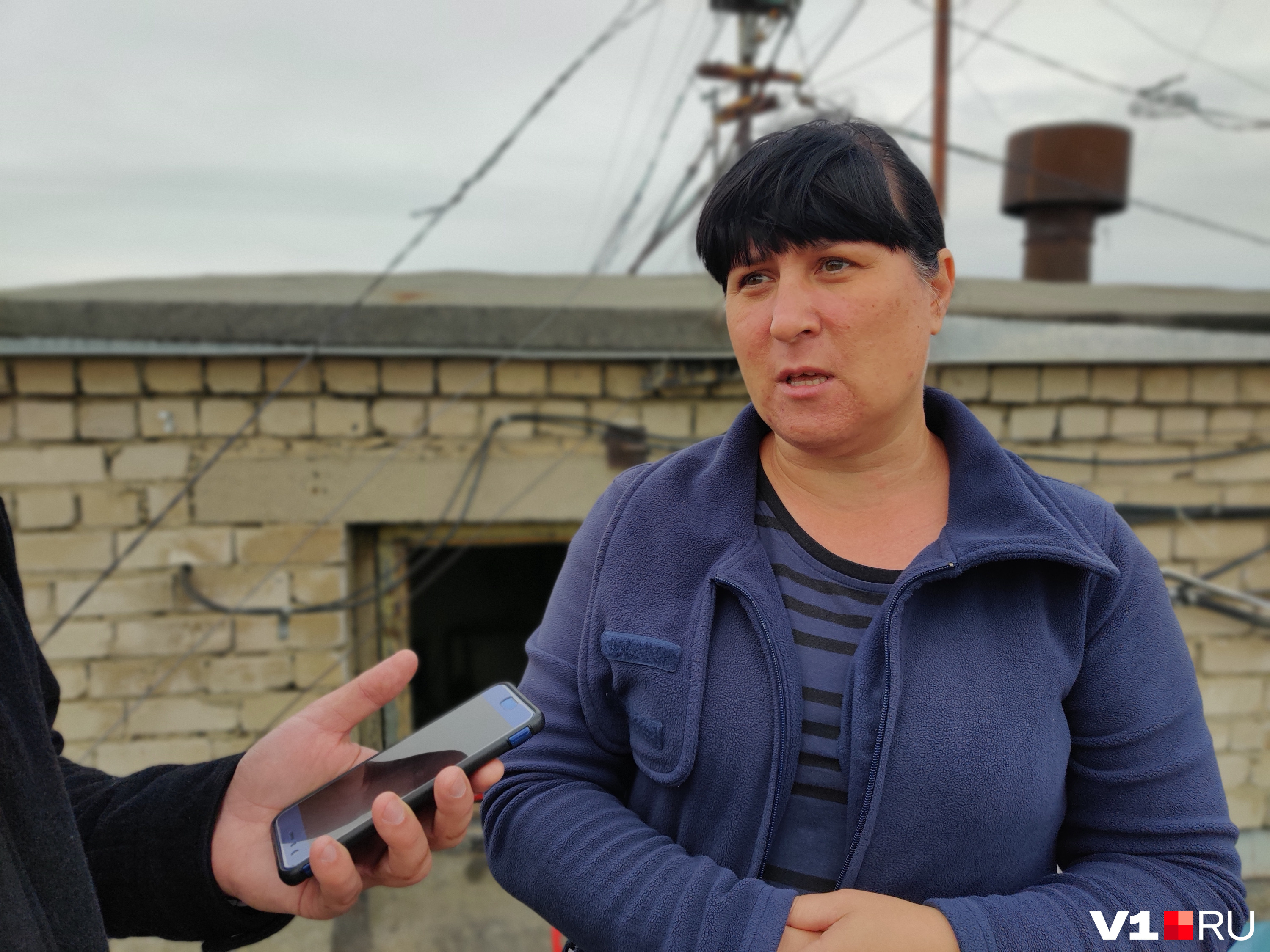 Ирина — местная жительница — утверждает, что с ними ремонт крыши никто не согласовывал Ирина — местная жительница — утверждает, что с ними ремонт крыши никто не согласовывал