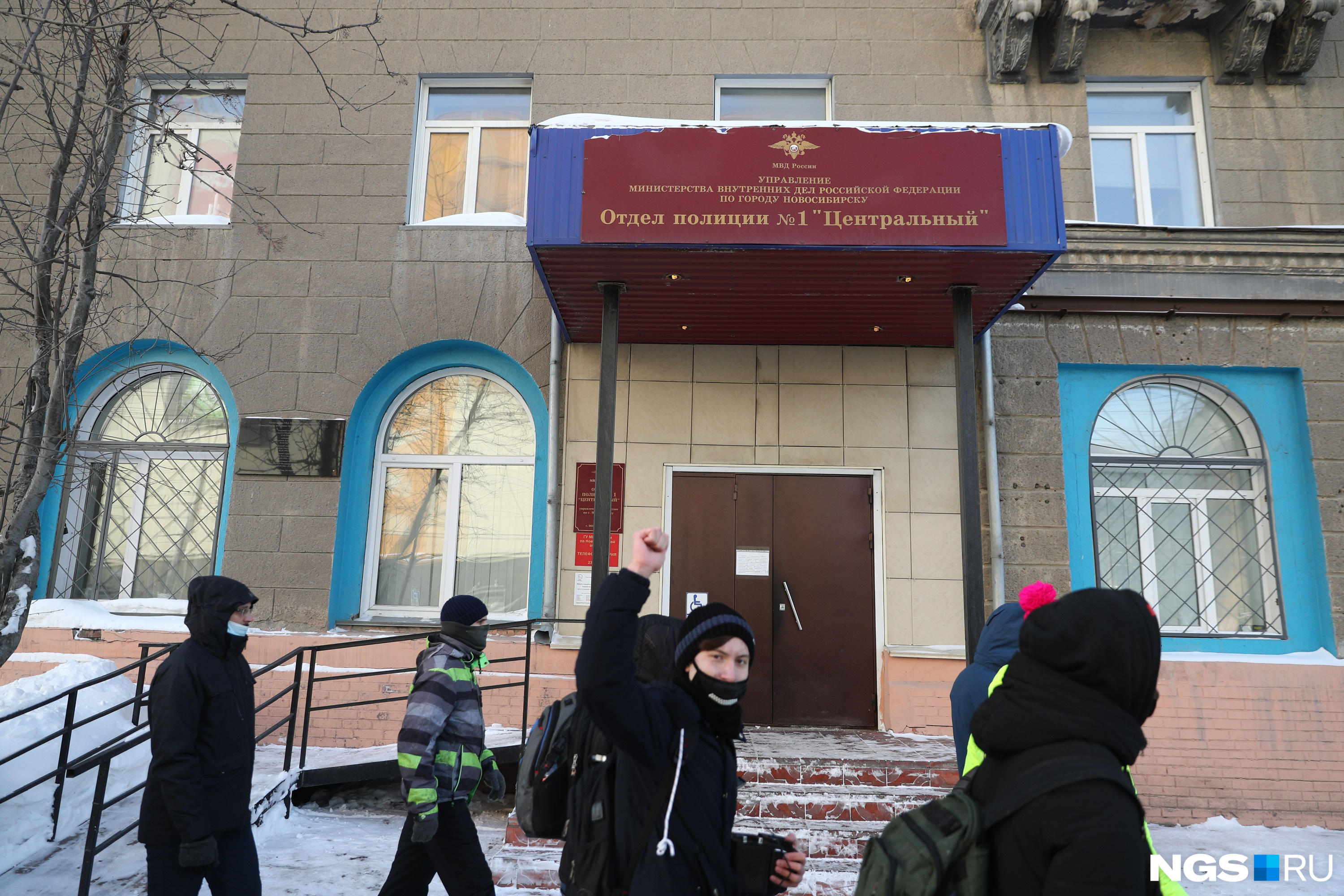 Участников акции развозили по разным отделам полиции
