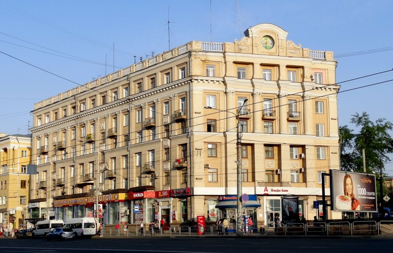 Семь лет назад на часах красовался герб города Семь лет назад на часах красовался герб города