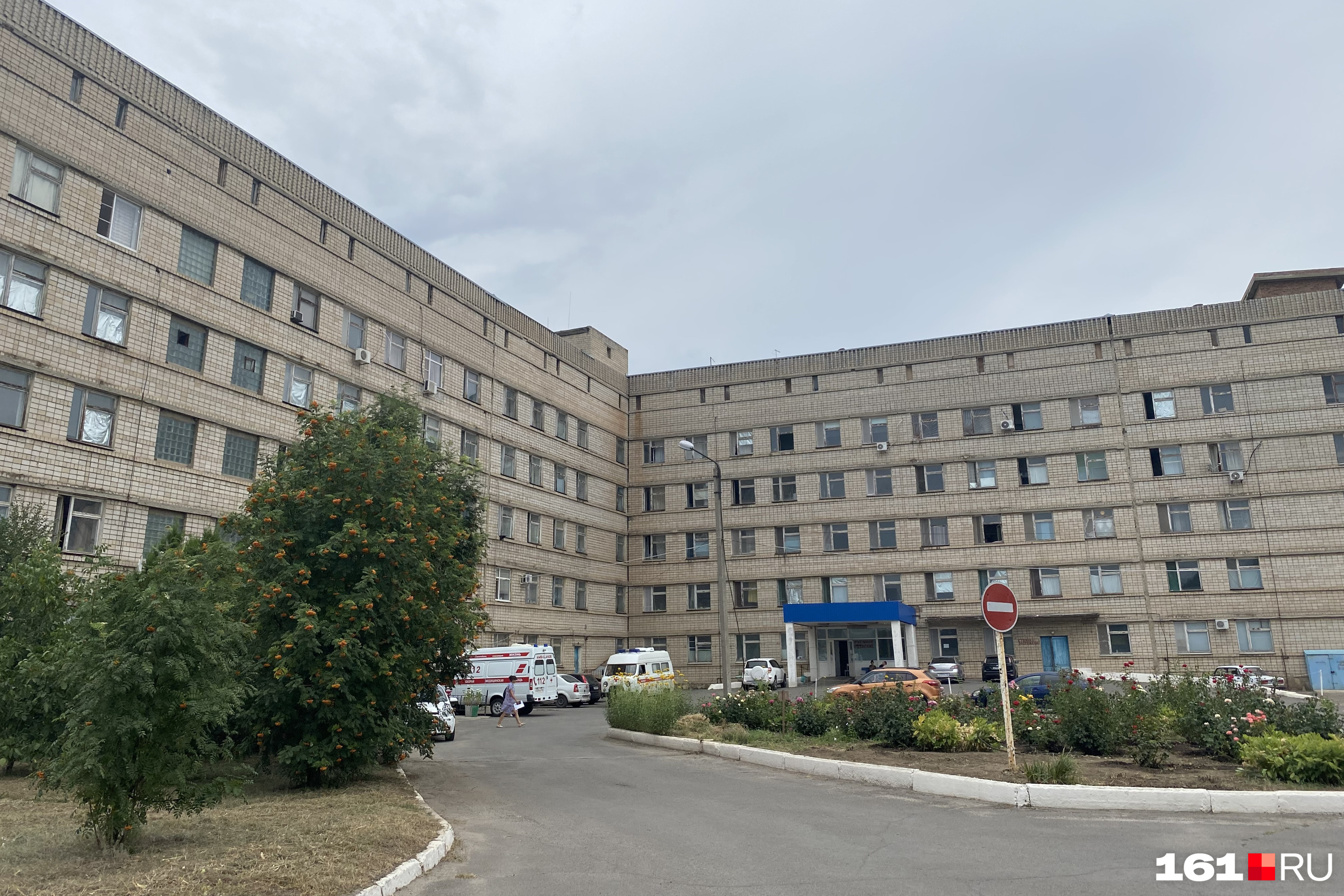 В больнице надеются, что в Донецке откроют ковидный госпиталь, и проблема решится
