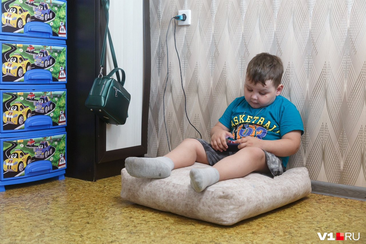 Сергею пять лет, он умеет считать и немного читает. Но второй месяц ребенка мучают страшные приступы