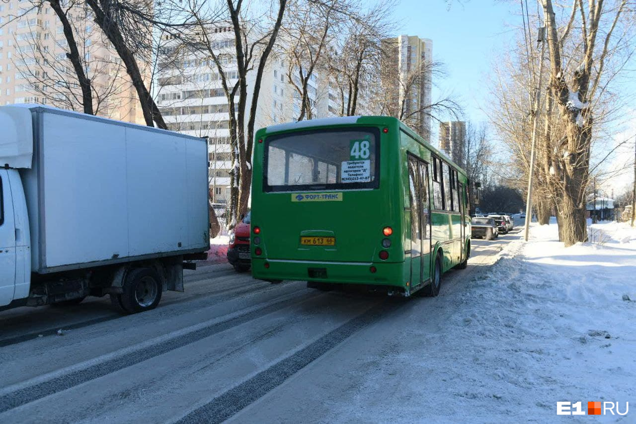 По такой колее ездят автобусы По такой колее ездят автобусы